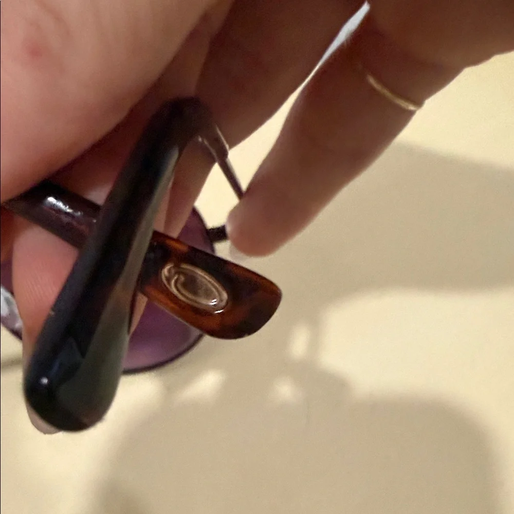Oscar de la Renta Dark Aviator Sunglasses